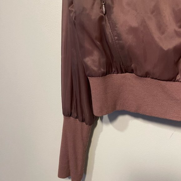 Alo Yoga Running Jacket Double Layer Size Small in Raisin - Picture 11 of 16